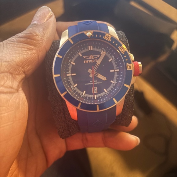 Invicta Other - Invicta Men's Pro Diver Watch with Watch Case